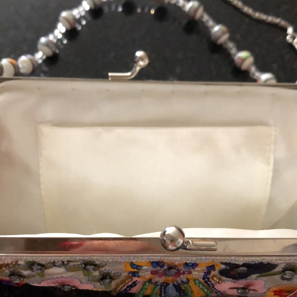 Beautiful Handbag - Picture 6 of 6